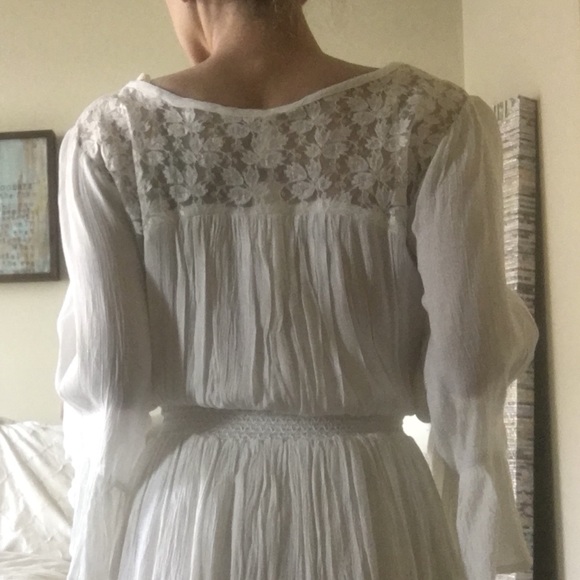 🥳Sold🥳Bell Sleeved Smocked Waist Dress - Picture 4 of 8